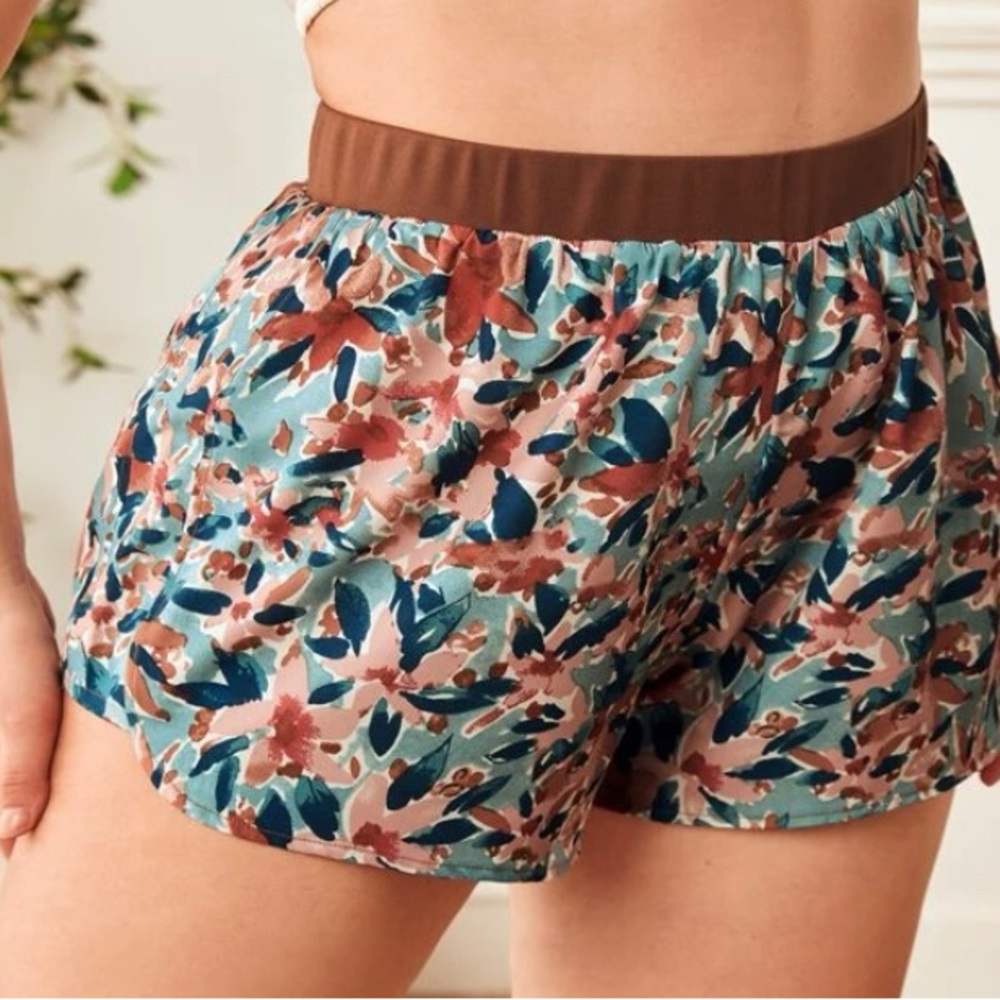 Floral print shorts